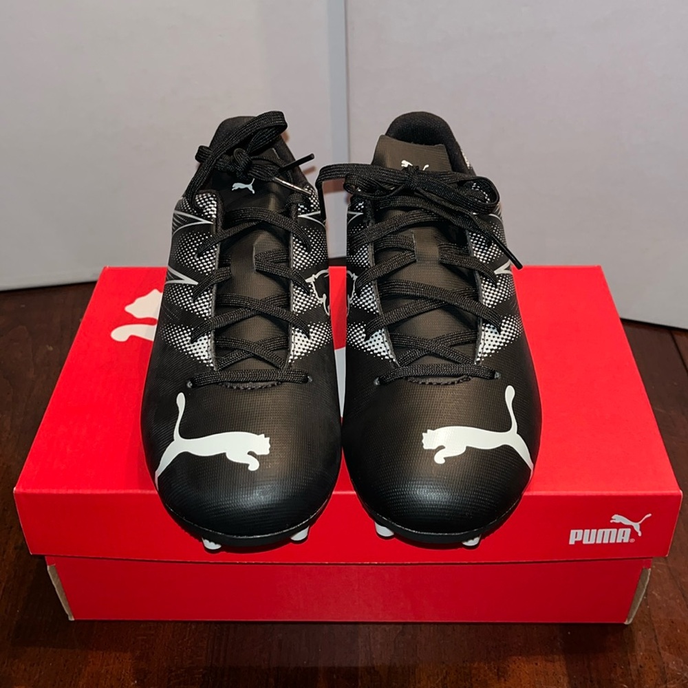 Puma Attacanto Firm Ground/Artificial Ground Junior Soccer Cleats shoes Sz 6 New